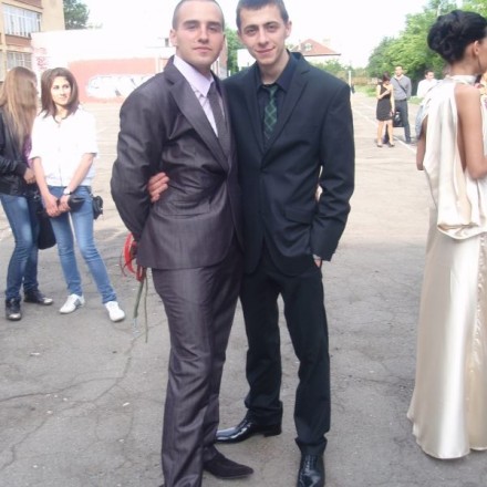Григор Григоров (вляво) - студент в Университета по хранителни технологии в Пловдив