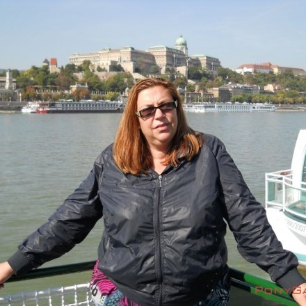 Марияна Бохотска - преподавател по БЕЛ, с корабче по р. Дунав