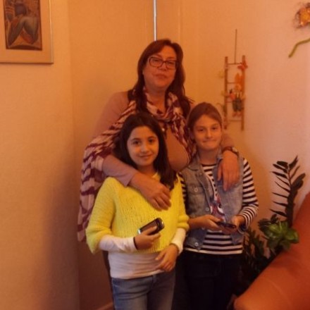 Марияна Бохотска с деца от Учебния център